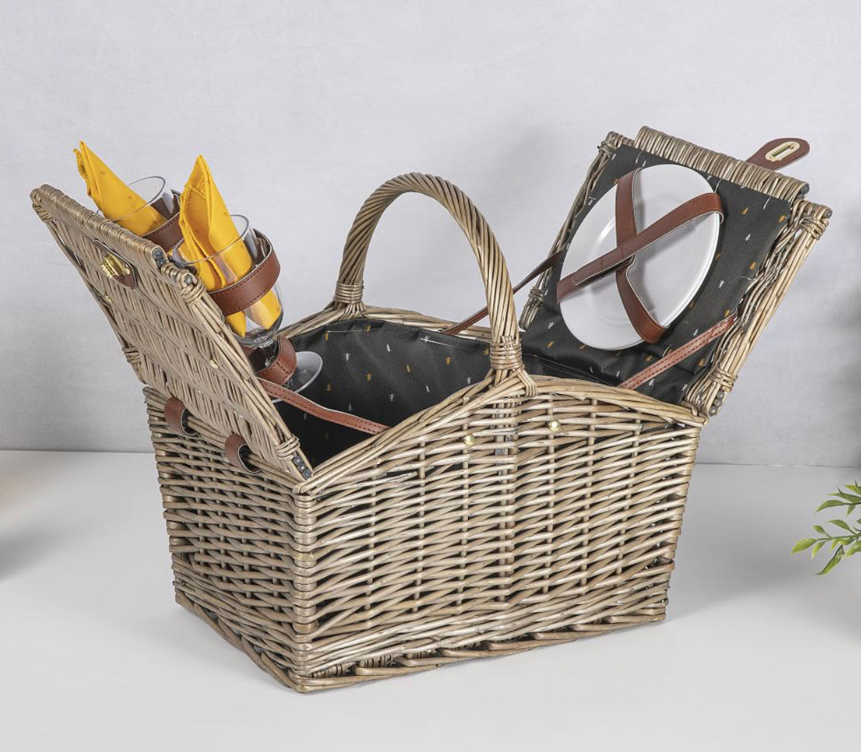 York Picnic Basket - Set for 2